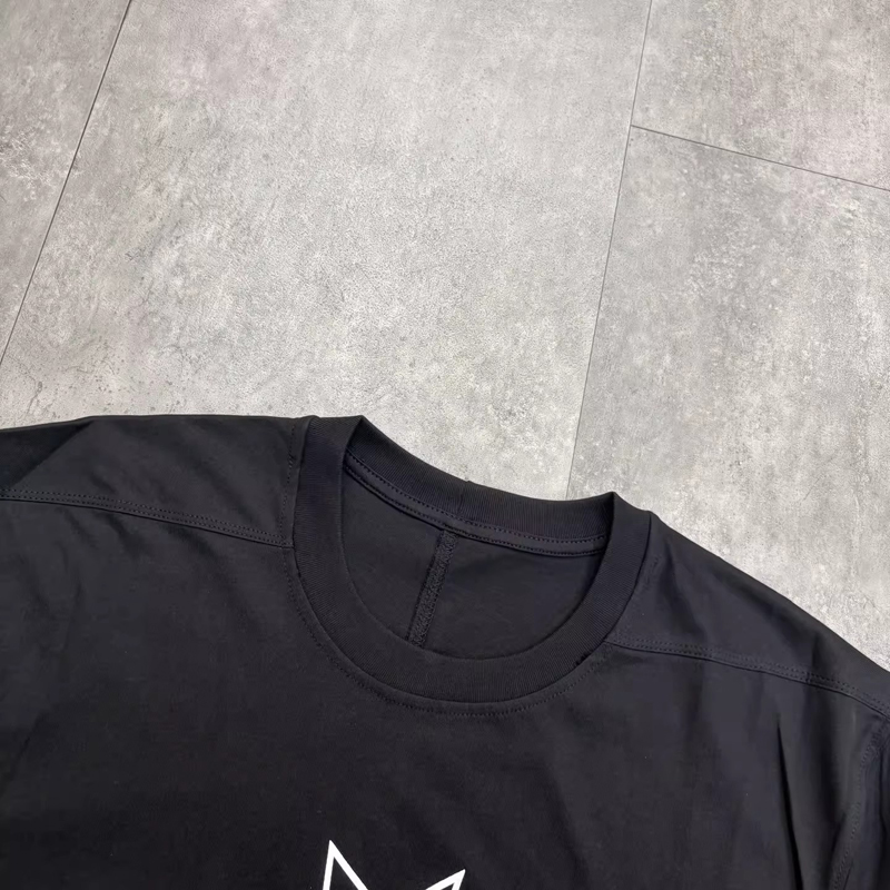 เสื้อยืดโอเวอร์ไซส์สีดำลายดาวส - Longline Tee Oversized บทวิจารณ์และราคา