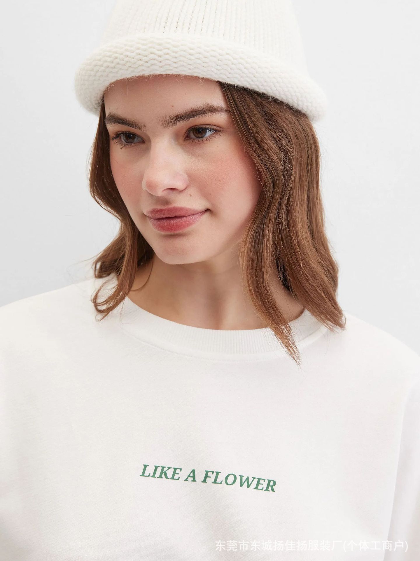 เสื้อยืดแขนยาวลำลองสีขาวพิมพ์ล - Longline Tee Oversized บทวิจารณ์และราคา